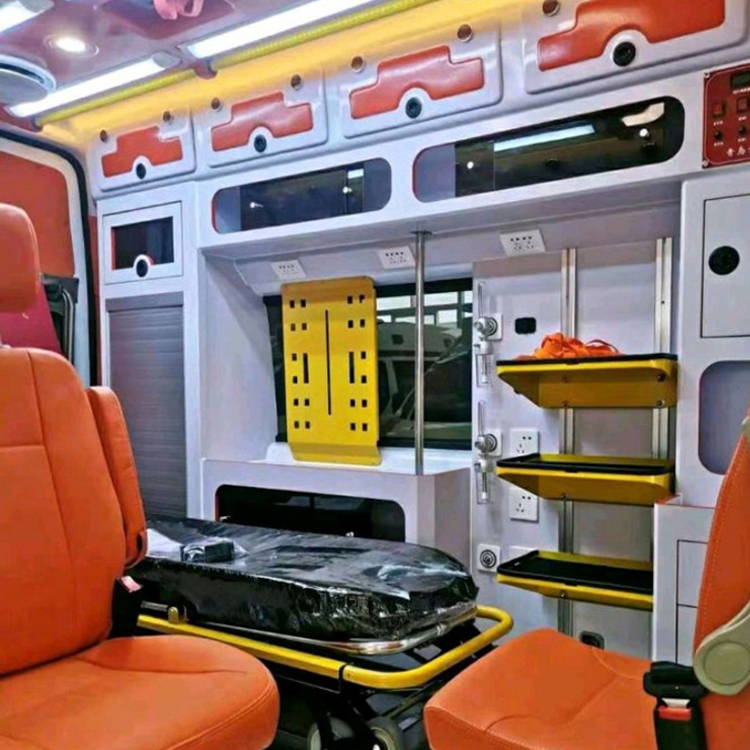 三穗长途救护车护送病人租赁价格